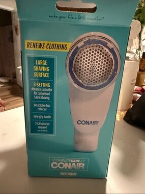 Conair Fabric Shaver - White & Teal 🌷NEW🌷